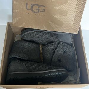 UGG shearling lined gray sweater bootie